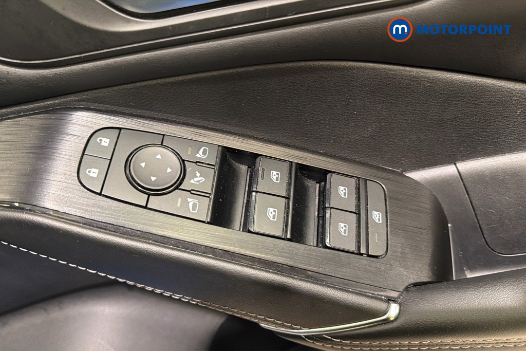 Nissan Qashqai N-Connecta Manual Petrol SUV - Stock Number (1650677) - 20th supplementary image