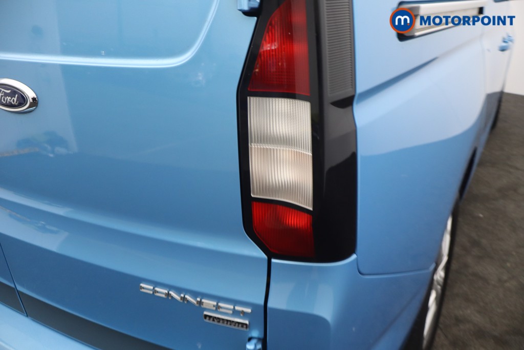 Ford Transit Connect Limited Automatic Petrol Plug-In Hybrid Panel Van - Stock Number (1650946) - 3rd supplementary image