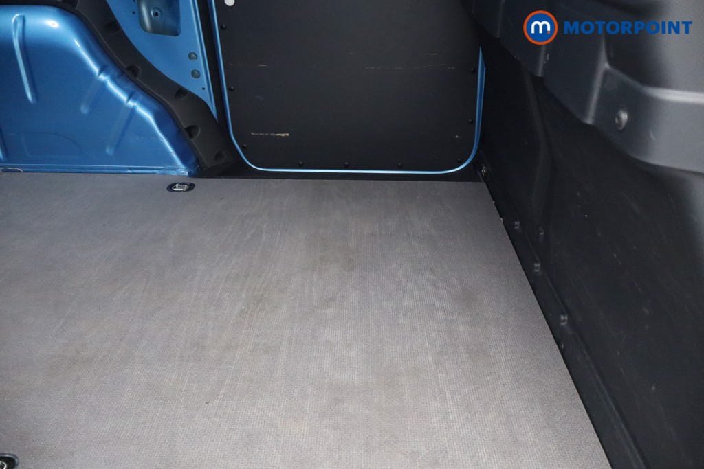 Ford Transit Connect Limited Automatic Petrol Plug-In Hybrid Panel Van - Stock Number (1650946) - 9th supplementary image