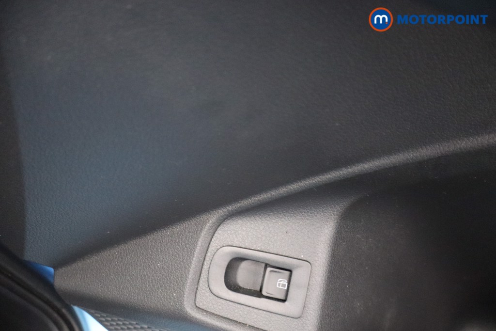Ford Transit Connect Limited Automatic Petrol Plug-In Hybrid Panel Van - Stock Number (1650946) - 12th supplementary image