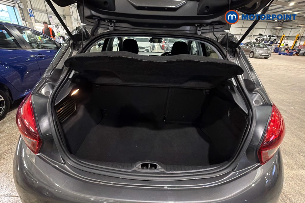 Peugeot 208 Tech Edition Manual Petrol Hatchback - Stock Number (1651011) - 33rd supplementary image