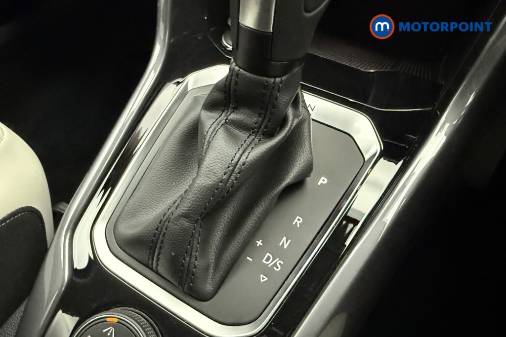 Volkswagen T-Roc SEL Automatic Petrol SUV - Stock Number (1651201) - 22nd supplementary image