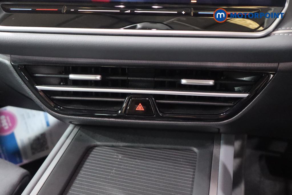Volkswagen Passat Life Automatic Petrol Plug-In Hybrid Estate - Stock Number (1651981) - 4th supplementary image
