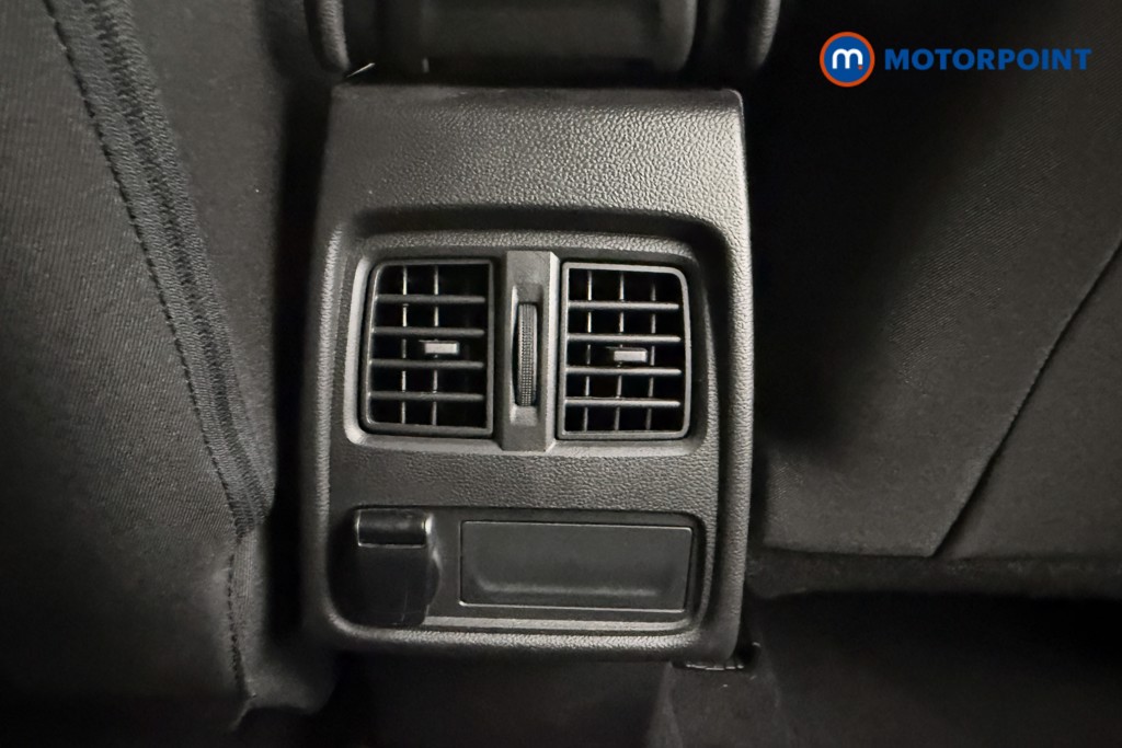 Renault Captur Iconic Manual Petrol SUV - Stock Number (1652698) - 11th supplementary image
