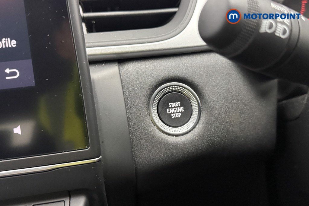 Renault Captur Iconic Manual Petrol SUV - Stock Number (1652698) - 38th supplementary image