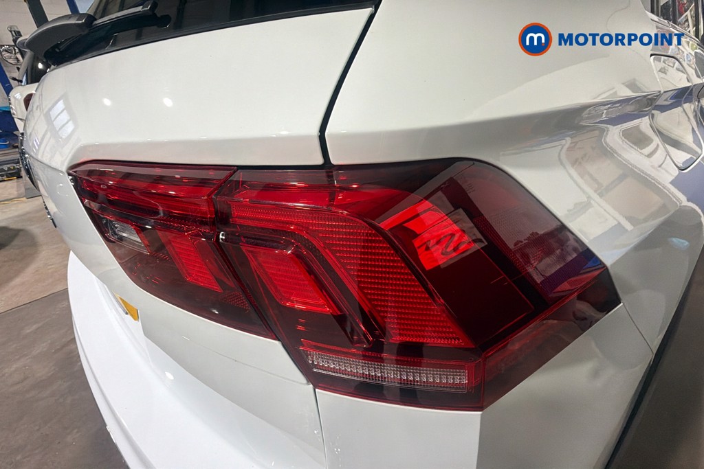 Volkswagen Tiguan R-Line Automatic Petrol SUV - Stock Number (1652804) - 38th supplementary image
