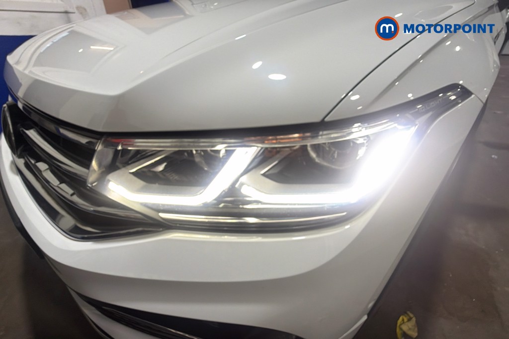 Volkswagen Tiguan R-Line Automatic Petrol SUV - Stock Number (1652804) - 44th supplementary image