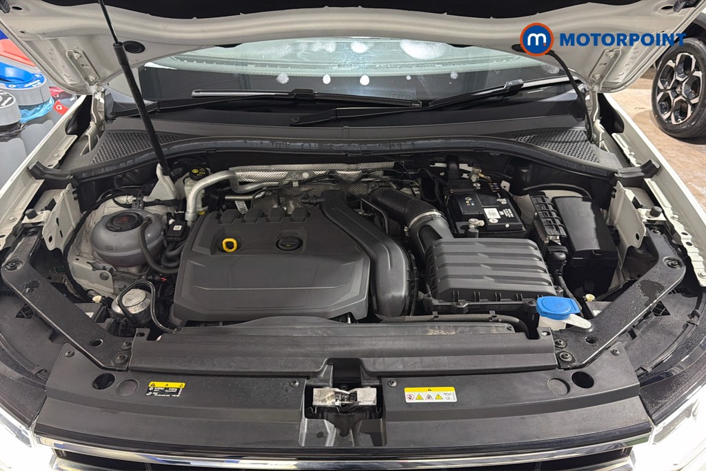 Volkswagen Tiguan R-Line Automatic Petrol SUV - Stock Number (1652804) - 51st supplementary image