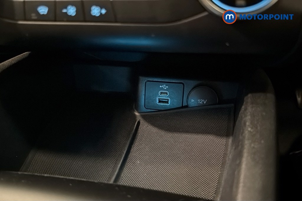 Ford Focus Titanium Style Manual Petrol Hatchback - Stock Number (1652998) - 17th supplementary image