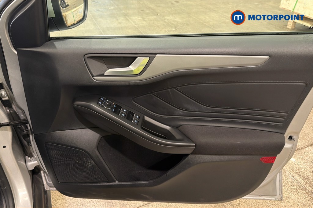 Ford Focus Titanium Style Manual Petrol Hatchback - Stock Number (1652998) - 19th supplementary image