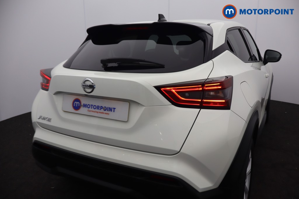 Nissan Juke N-Connecta Manual Petrol SUV - Stock Number (1653216) - 2nd supplementary image