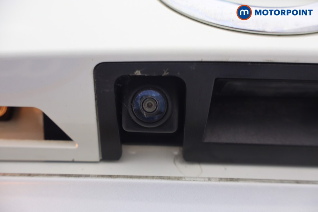 Nissan Juke N-Connecta Manual Petrol SUV - Stock Number (1653216) - 5th supplementary image