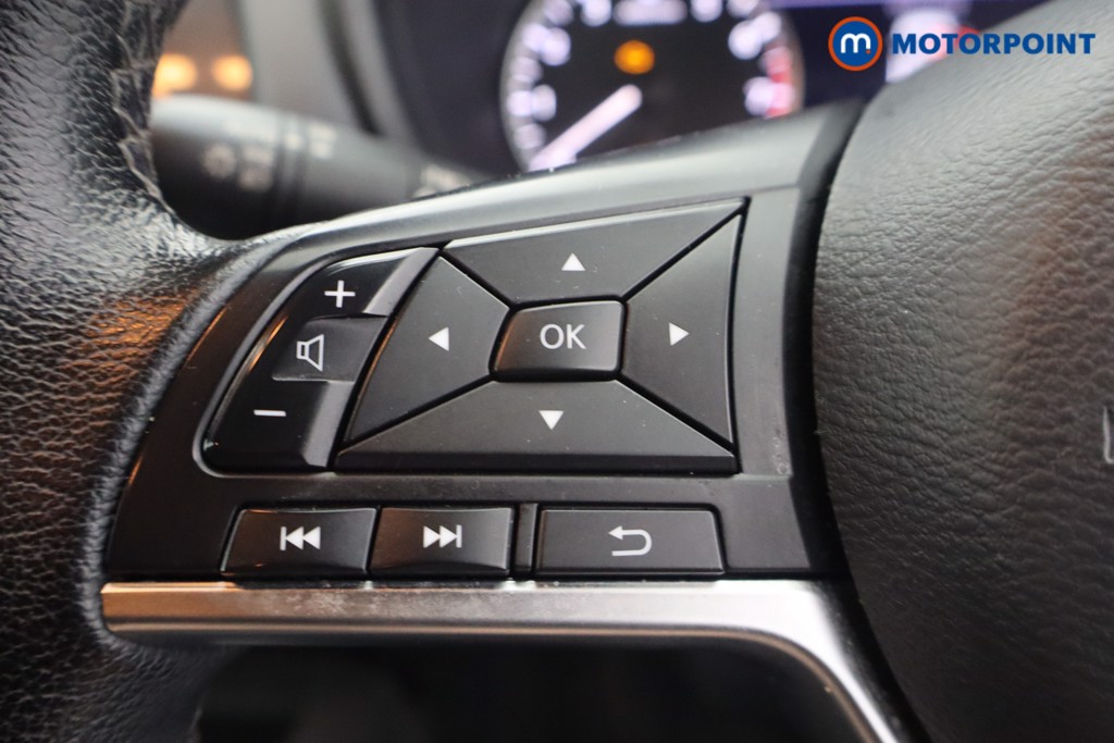 Nissan Juke N-Connecta Manual Petrol SUV - Stock Number (1653216) - 16th supplementary image