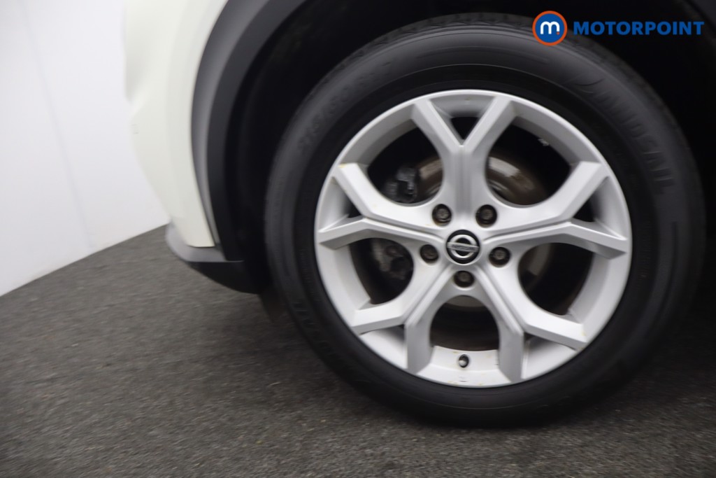Nissan Juke N-Connecta Manual Petrol SUV - Stock Number (1653216) - 28th supplementary image