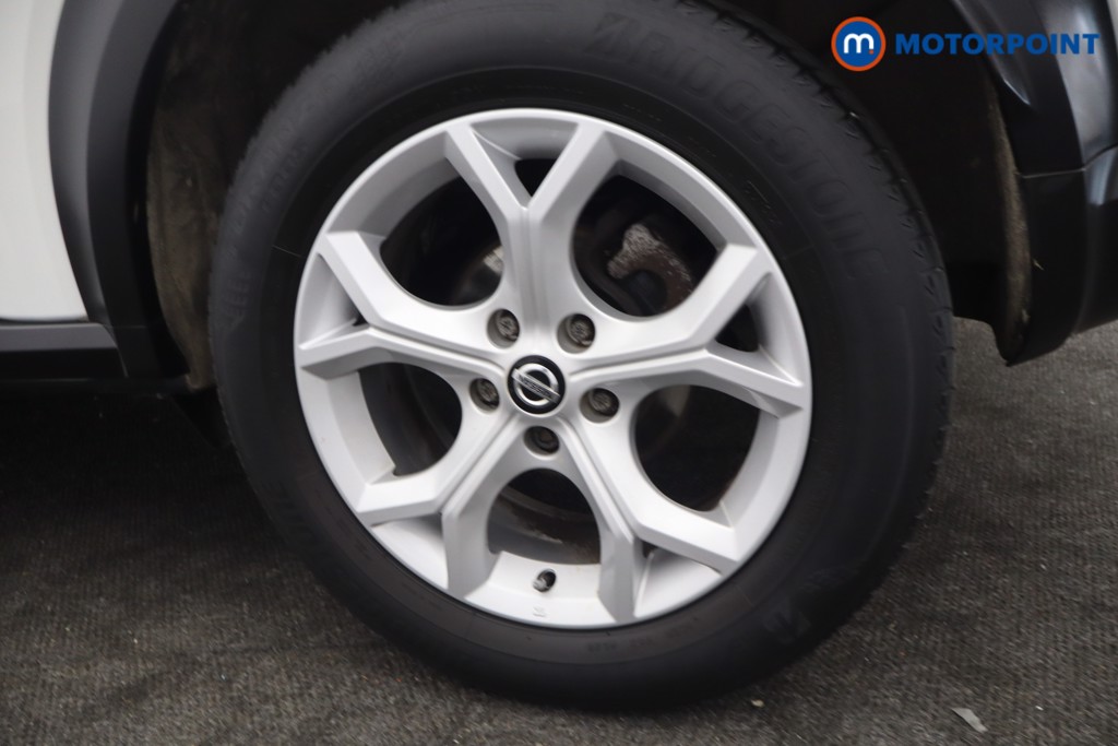 Nissan Juke N-Connecta Manual Petrol SUV - Stock Number (1653216) - 29th supplementary image