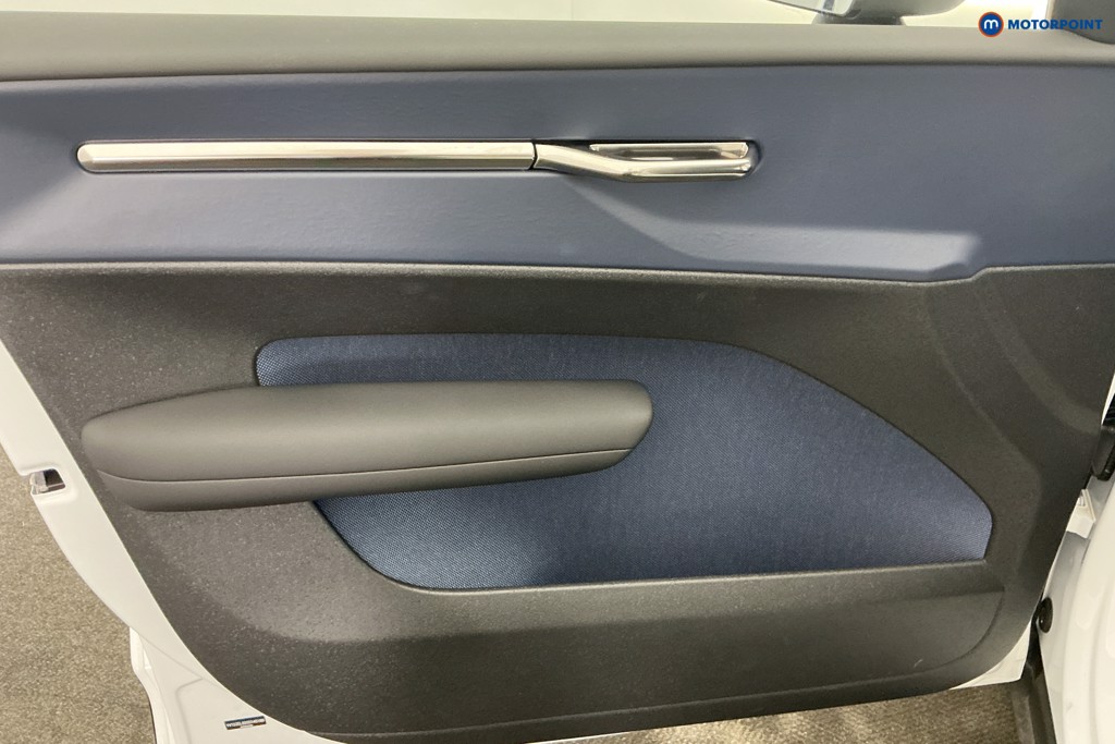 Volvo Ex30 Plus Automatic Electric SUV - Stock Number (1653387) - 11th supplementary image