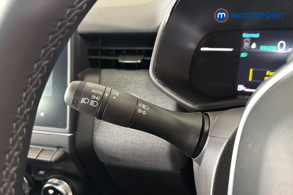 Renault Clio Evolution Automatic Petrol-Electric Hybrid Hatchback - Stock Number (1654109) - 5th supplementary image