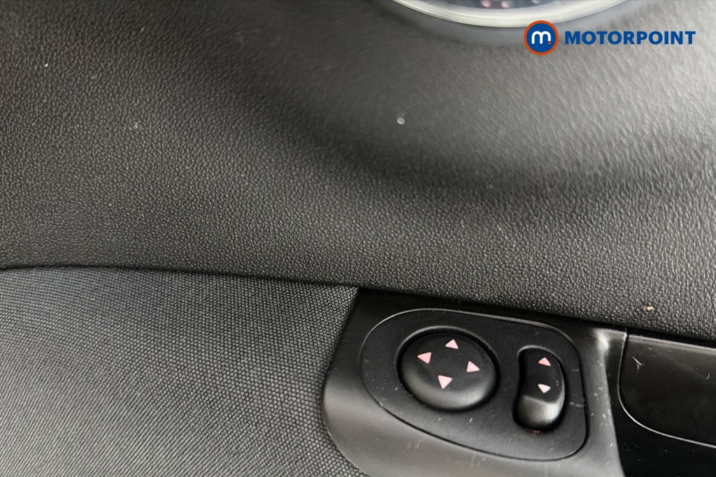 Fiat 500 Lounge Automatic Petrol Hatchback - Stock Number (1654170) - 19th supplementary image