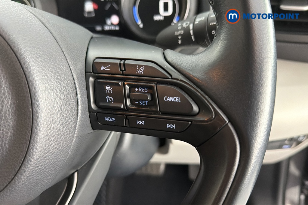Toyota Yaris Excel Automatic Petrol-Electric Hybrid Hatchback - Stock Number (1654270) - 3rd supplementary image