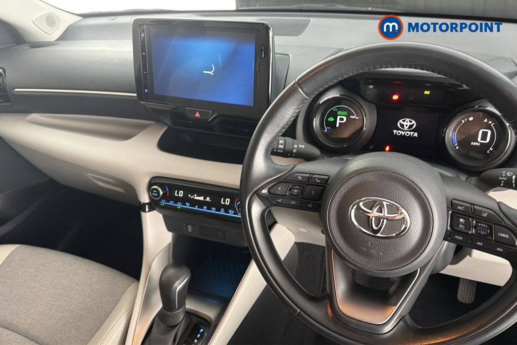 Toyota Yaris Excel Automatic Petrol-Electric Hybrid Hatchback - Stock Number (1654270) - 1st supplementary image