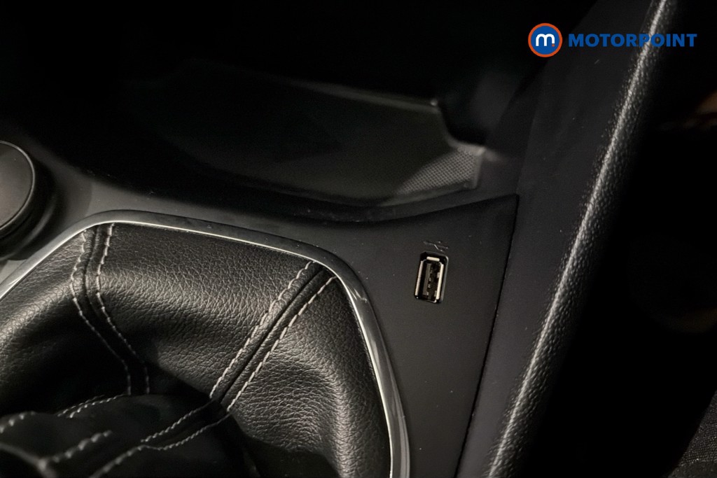 Ford Fiesta Titanium Manual Petrol Hatchback - Stock Number (1654286) - 17th supplementary image