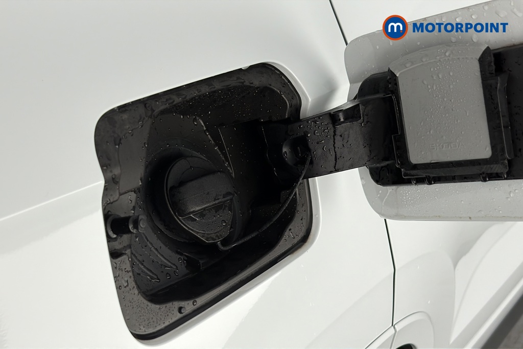 Seat Ateca Fr Black Edition Automatic Petrol SUV - Stock Number (1654340) - 41st supplementary image