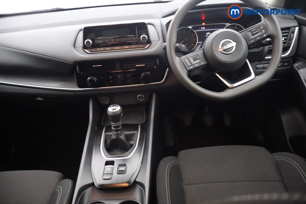 Nissan Qashqai Visia Manual Petrol SUV - Stock Number (1644513) - 8th supplementary image