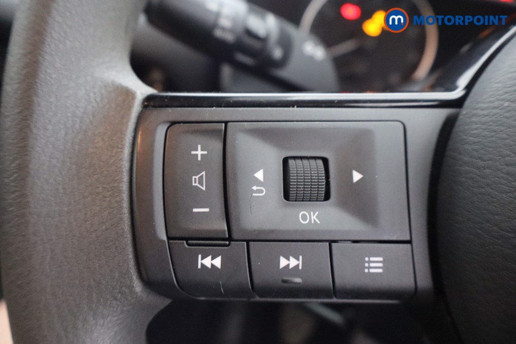 Nissan Qashqai Visia Manual Petrol SUV - Stock Number (1644513) - 14th supplementary image