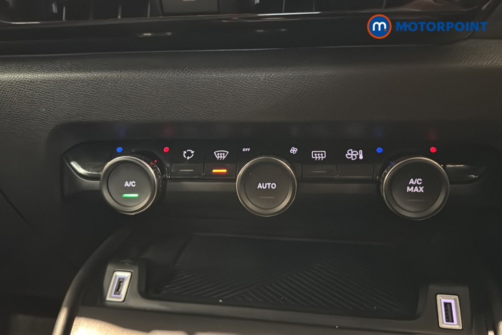 Citroen C4 Shine Automatic Petrol Hatchback - Stock Number (1647192) - 12th supplementary image