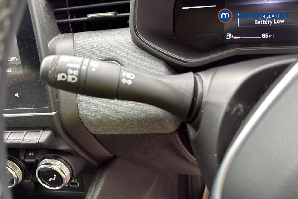Renault Clio Evolution Manual Petrol Hatchback - Stock Number (1647455) - 5th supplementary image