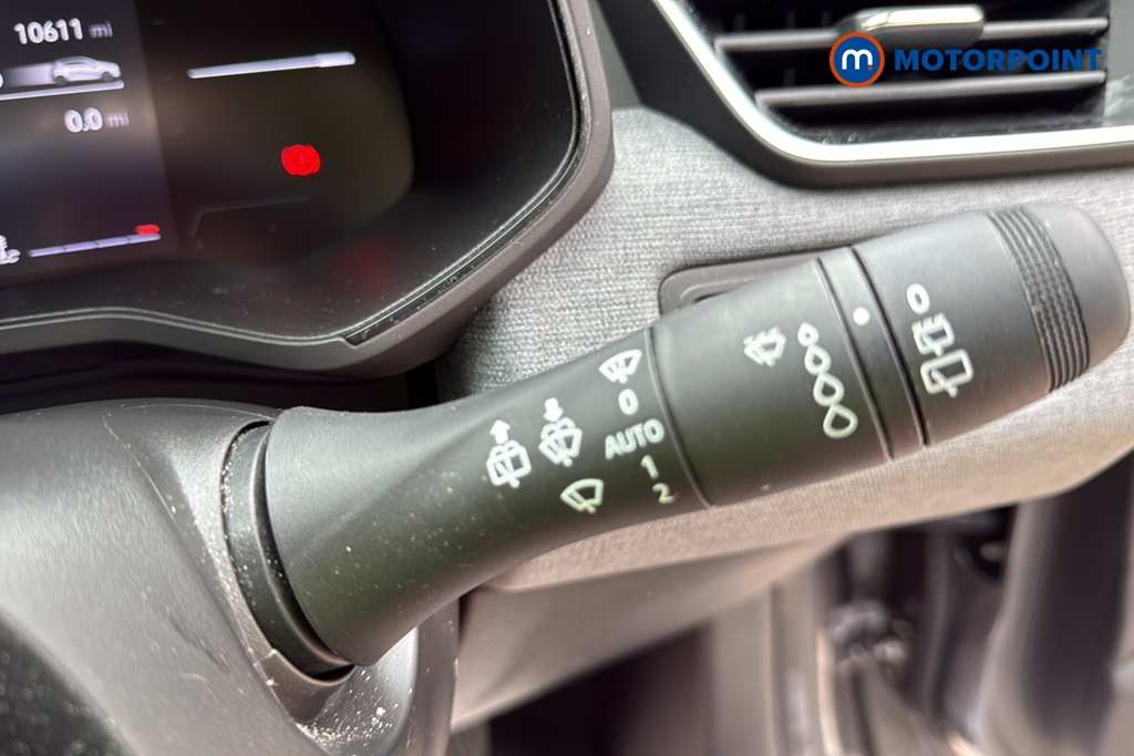 Renault Clio Evolution Manual Petrol Hatchback - Stock Number (1647455) - 6th supplementary image