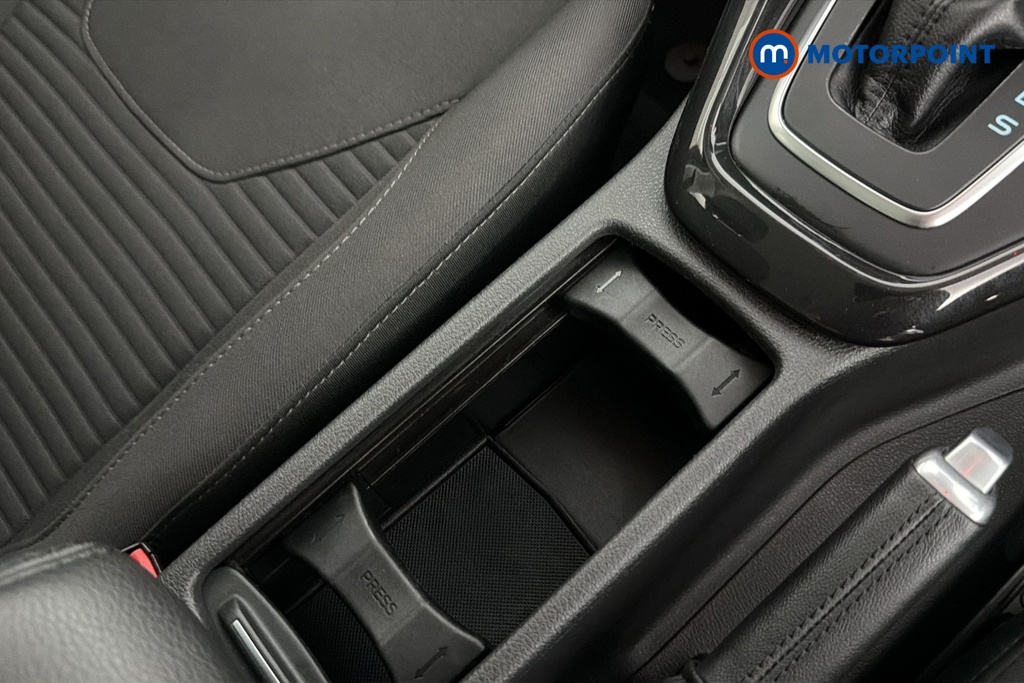 Ford Focus Titanium Automatic Petrol Hatchback - Stock Number (1648458) - 16th supplementary image