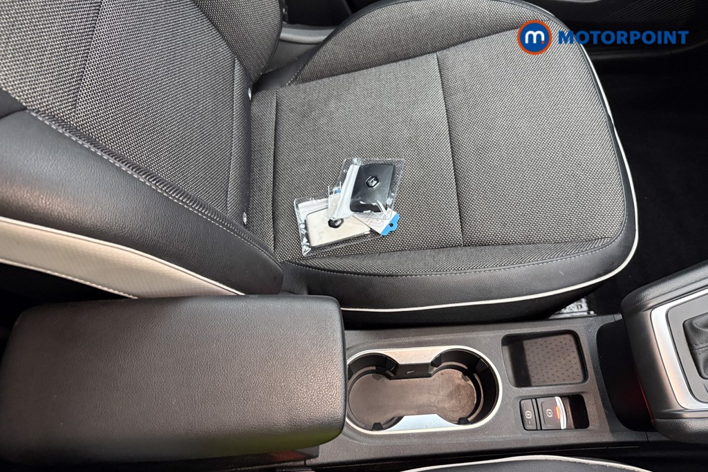 Renault Captur S Edition Automatic Petrol SUV - Stock Number (1648557) - 28th supplementary image