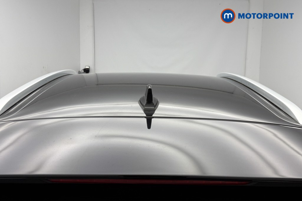 Renault Captur Launch Edition Automatic Petrol Plug-In Hybrid SUV - Stock Number (1648570) - 6th supplementary image
