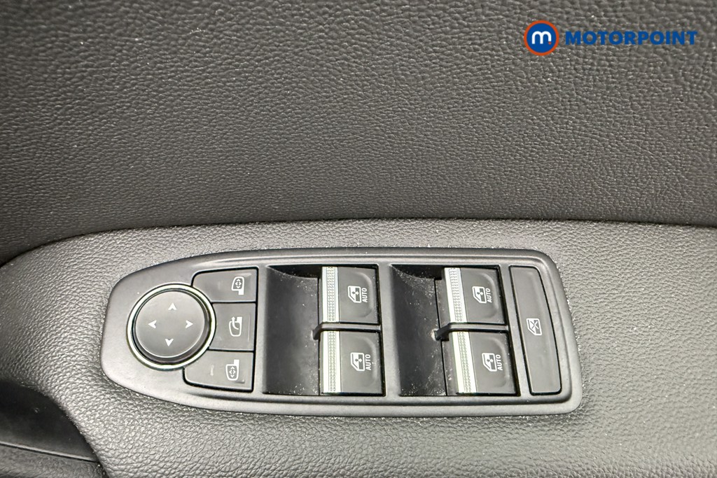 Renault Captur Launch Edition Automatic Petrol Plug-In Hybrid SUV - Stock Number (1648570) - 16th supplementary image