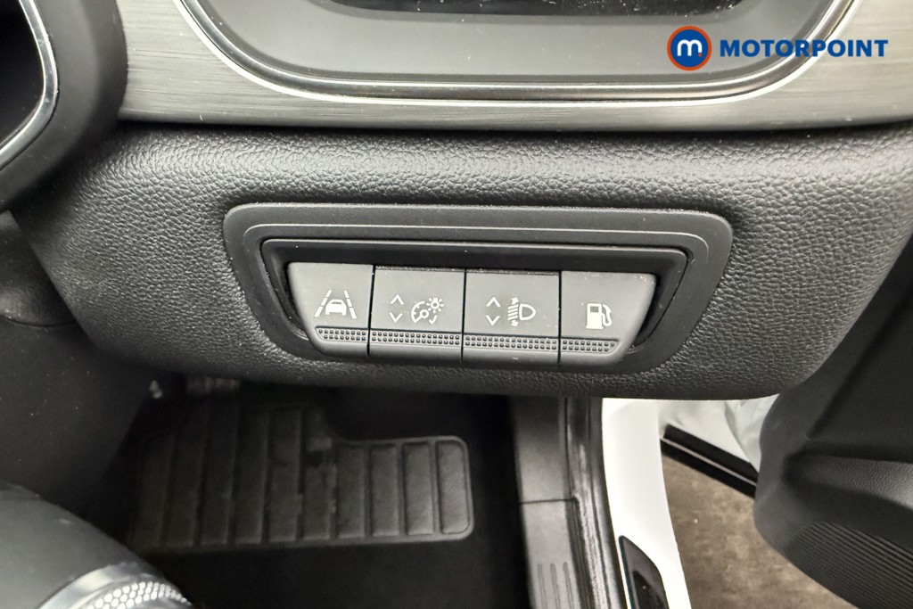 Renault Captur Launch Edition Automatic Petrol Plug-In Hybrid SUV - Stock Number (1648570) - 18th supplementary image
