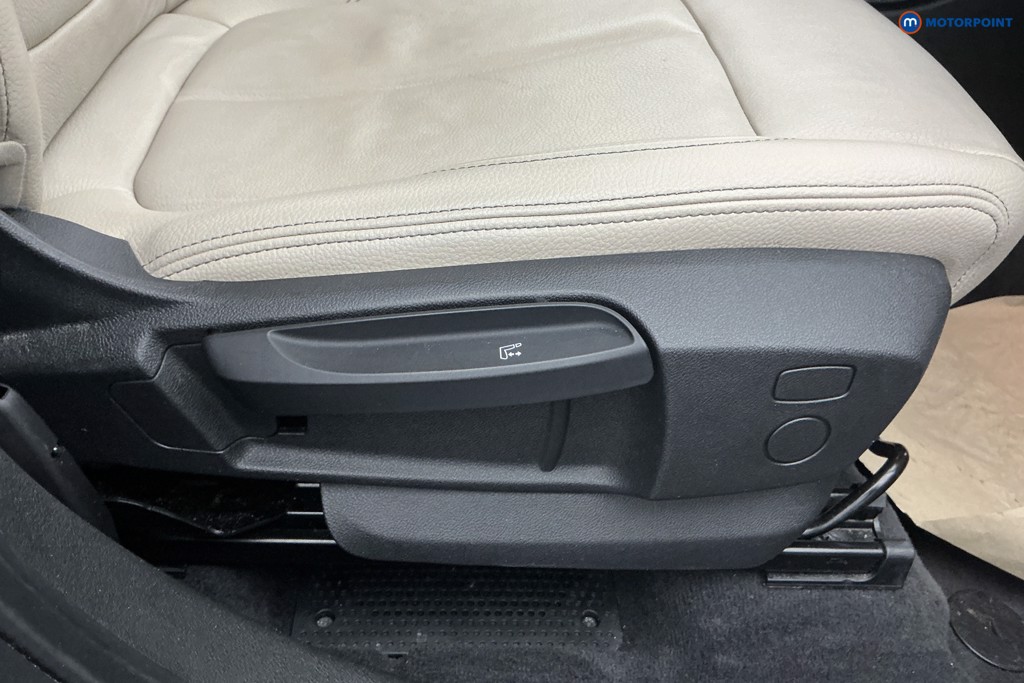 BMW X1 Xline Automatic Petrol SUV - Stock Number (1649552) - 20th supplementary image