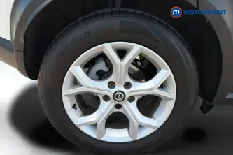 Nissan Juke N-Connecta Manual Petrol SUV - Stock Number (1649599) - Drivers side front corner