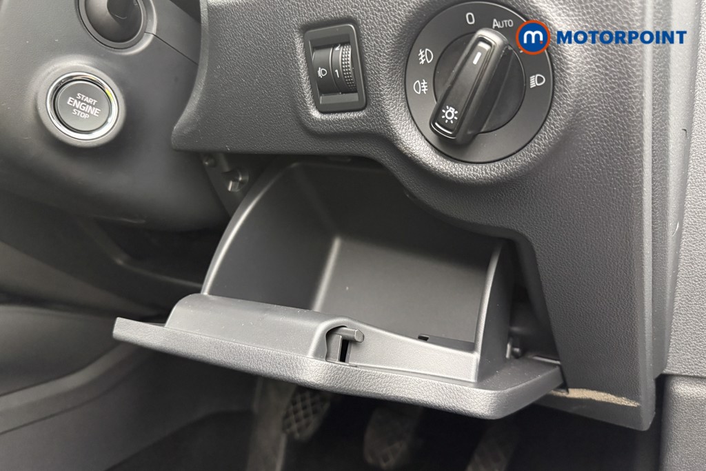Skoda Fabia Colour Edition Manual Petrol Hatchback - Stock Number (1649634) - 16th supplementary image