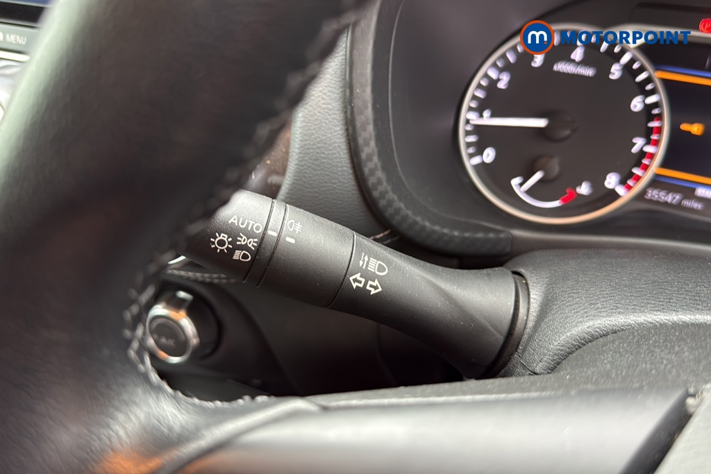 Nissan Juke N-Connecta Manual Petrol SUV - Stock Number (1650200) - 5th supplementary image