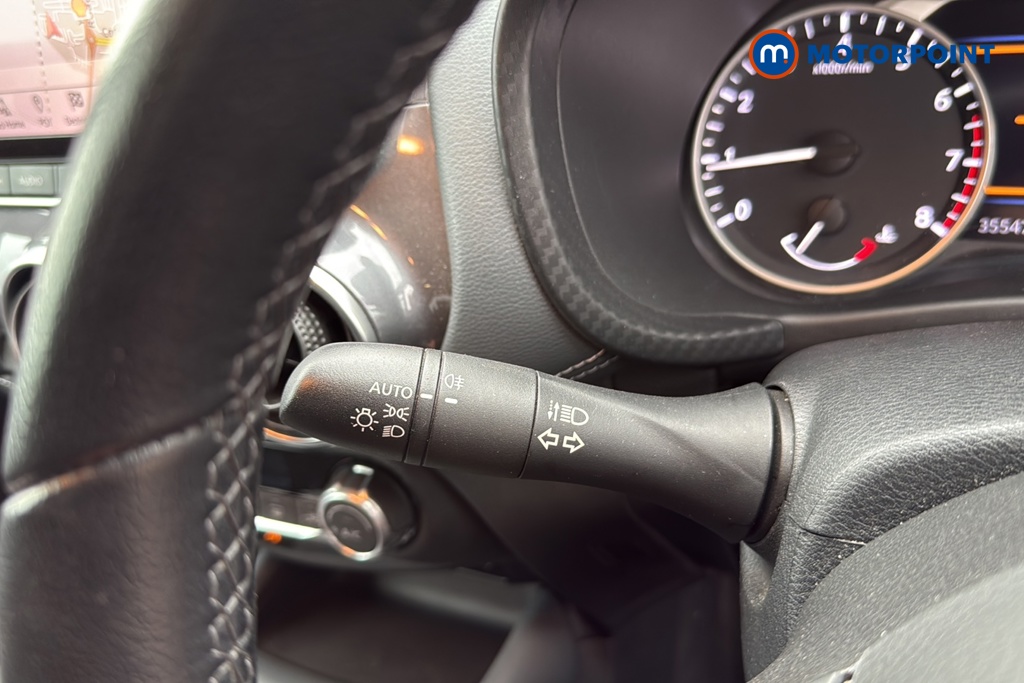 Nissan Juke N-Connecta Manual Petrol SUV - Stock Number (1650200) - 11th supplementary image