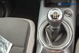 Nissan Juke N-Connecta Manual Petrol SUV - Stock Number (1650200) - 15th supplementary image