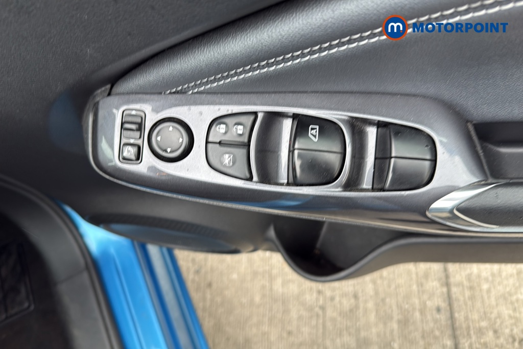 Nissan Juke N-Connecta Manual Petrol SUV - Stock Number (1650200) - 19th supplementary image