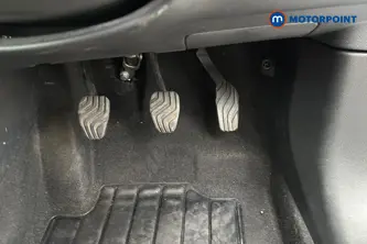 Nissan Juke N-Connecta Manual Petrol SUV - Stock Number (1650200) - 24th supplementary image