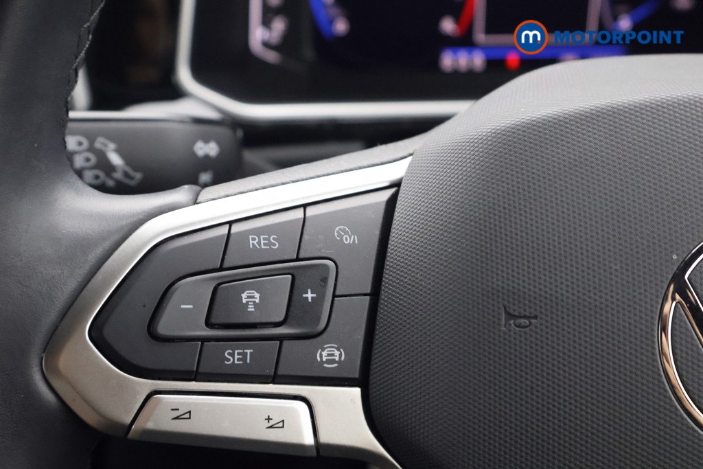 Volkswagen T-Roc R-Line Manual Petrol SUV - Stock Number (1650428) - 2nd supplementary image