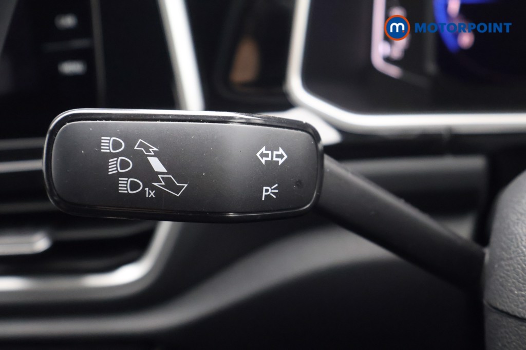 Volkswagen T-Roc R-Line Manual Petrol SUV - Stock Number (1650428) - 4th supplementary image