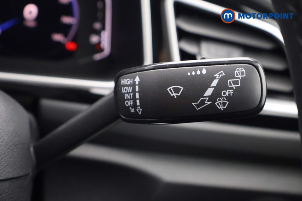 Volkswagen T-Roc R-Line Manual Petrol SUV - Stock Number (1650428) - 5th supplementary image