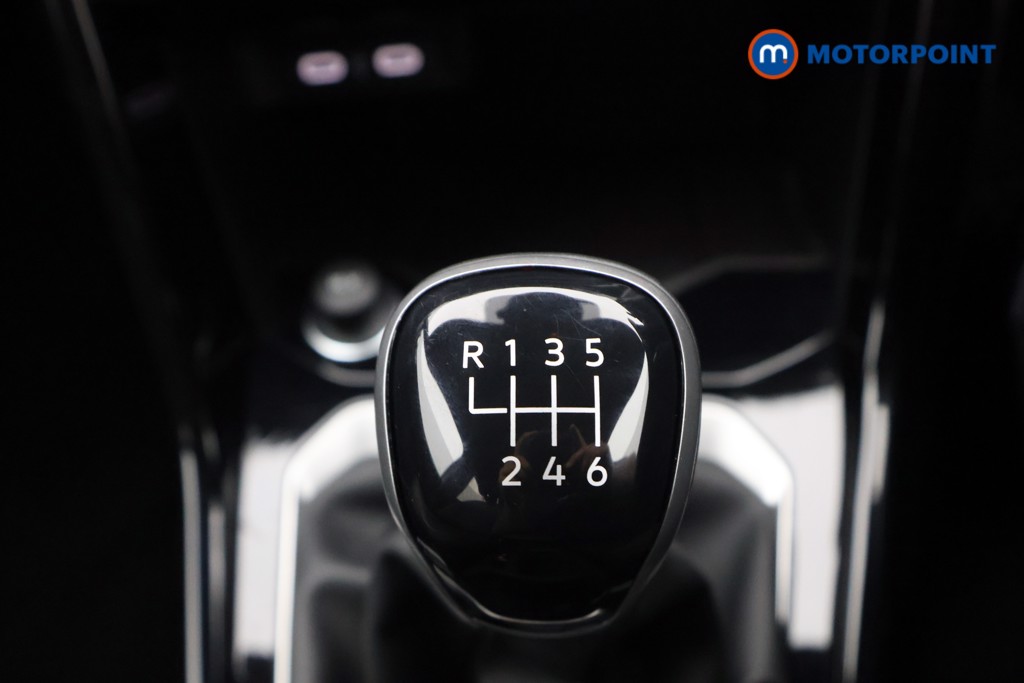Volkswagen T-Roc R-Line Manual Petrol SUV - Stock Number (1650428) - 9th supplementary image