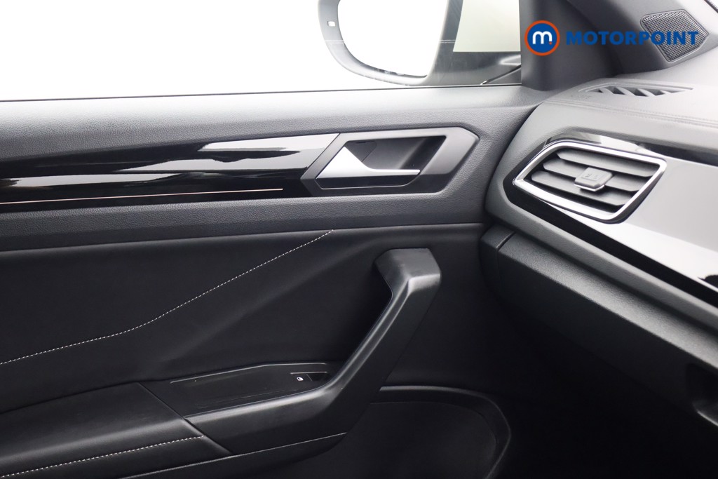 Volkswagen T-Roc R-Line Manual Petrol SUV - Stock Number (1650428) - 10th supplementary image