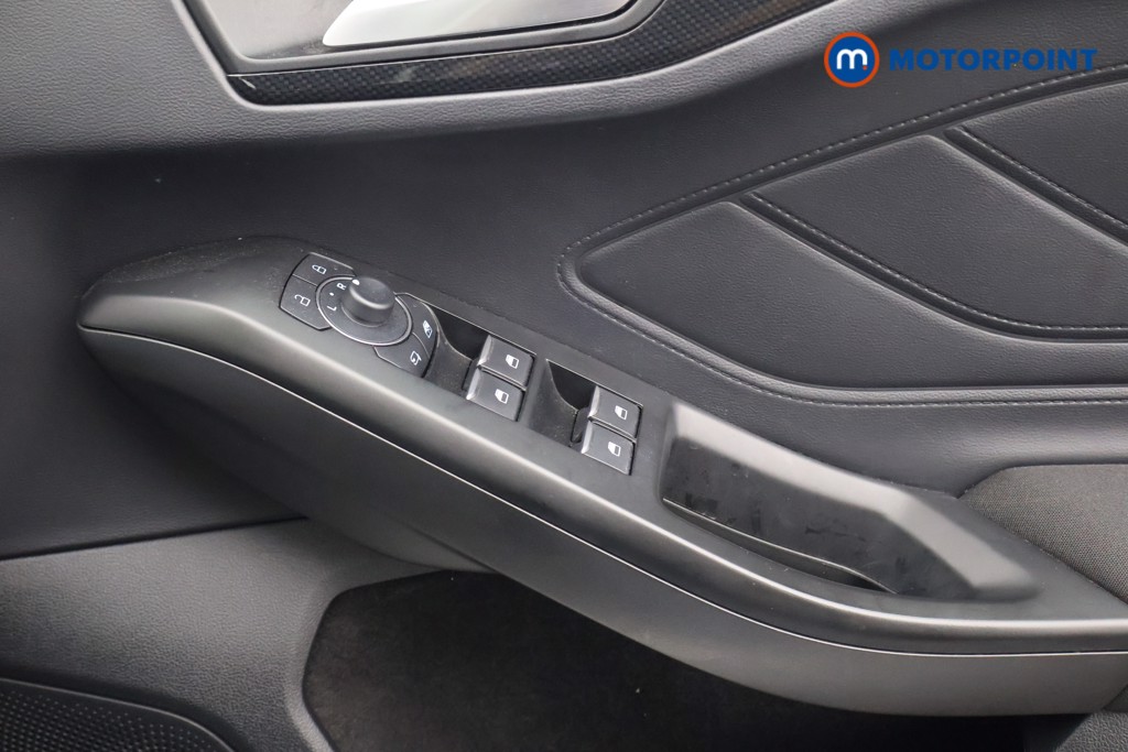 Ford Focus St-Line Manual Petrol Hatchback - Stock Number (1650556) - 9th supplementary image